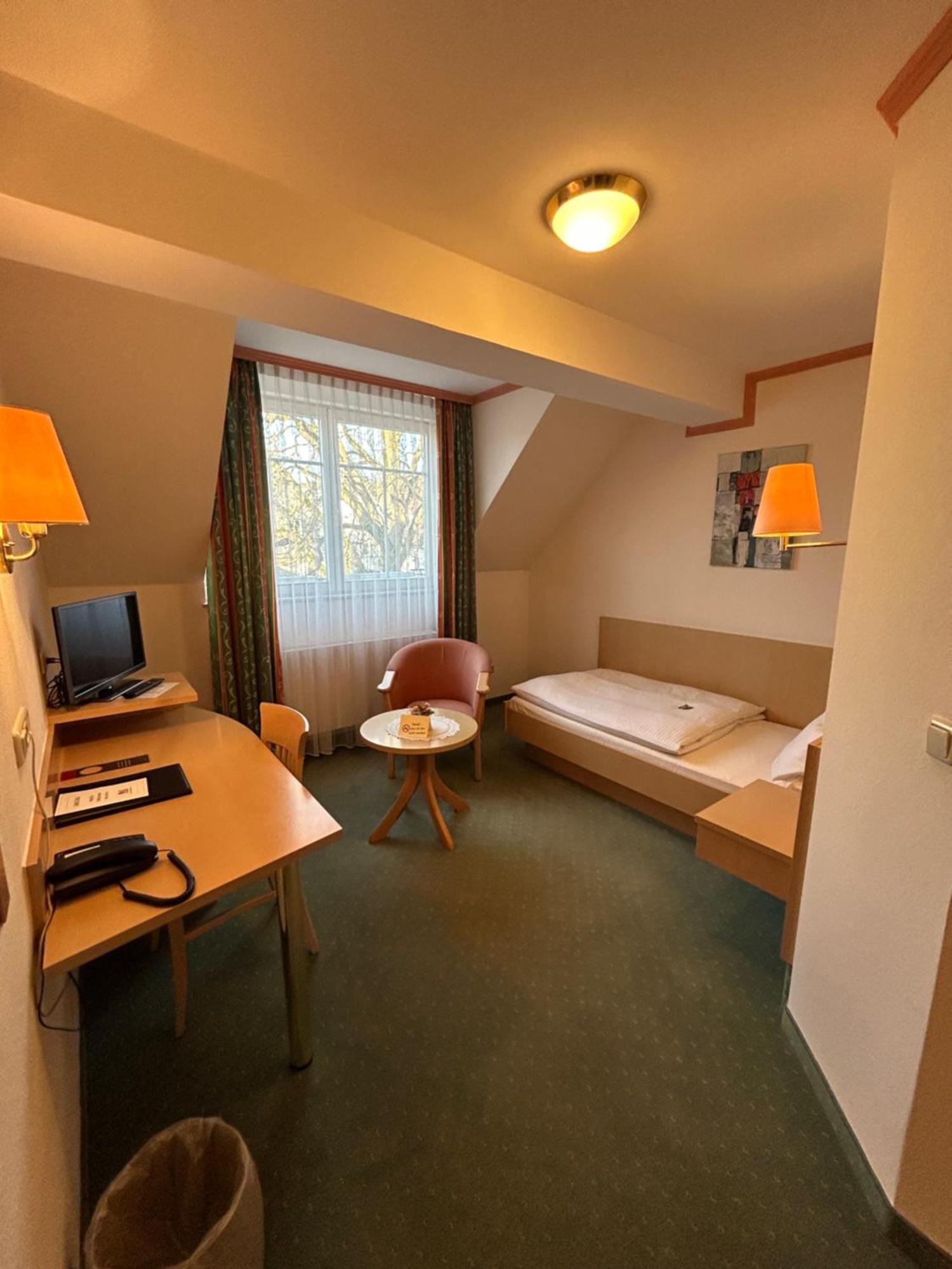 Hotel Schmaerrnche Frankfurt am Main Zimmer foto